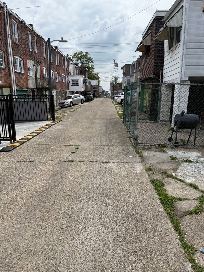Building Photo - Wonderful Southwest Philadelphia Townhome