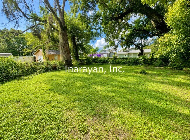 Building Photo - Newly remodeled 2/1 home- AVAILABLE
