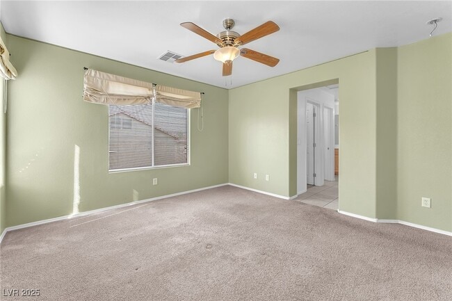 Building Photo - 2526 Begonia Valley Ave