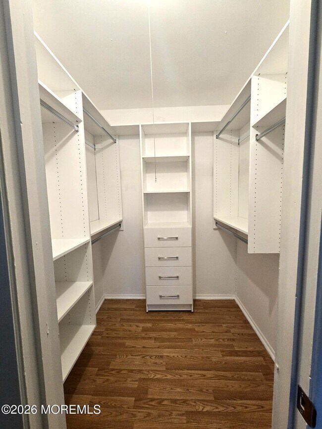 Building Photo - 364 Westwood Ave