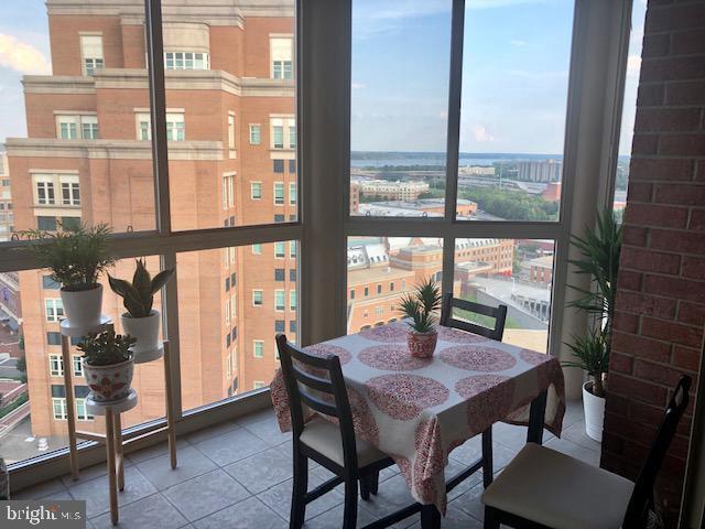 Building Photo - 2181 Jamieson Ave