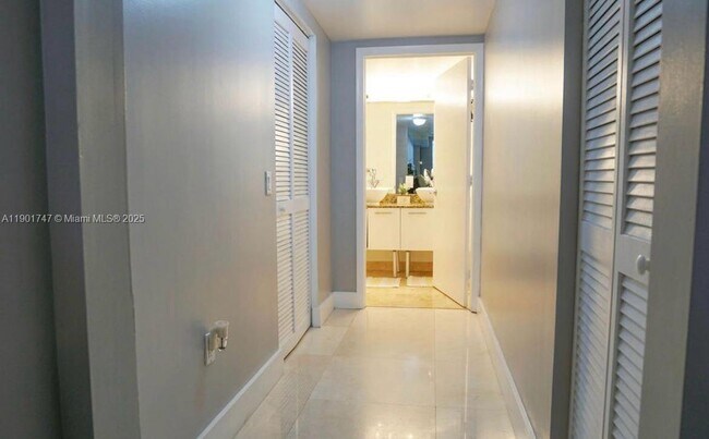 Building Photo - 41 SE 5th St