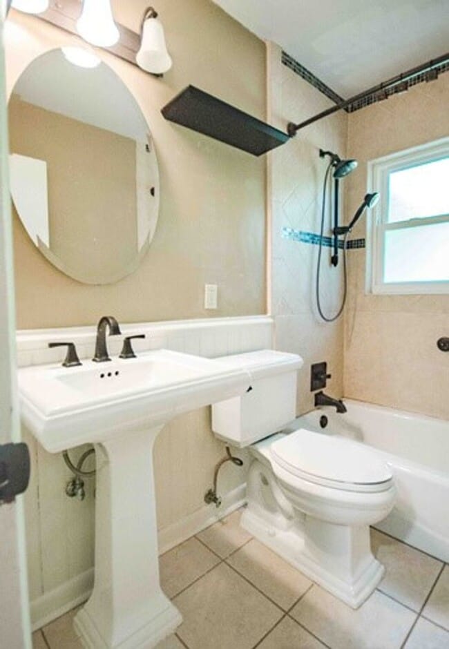 Building Photo - Fabulous home near the fairgrounds-$500 off 1st months rent!