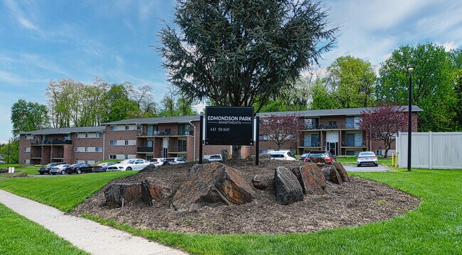 Building Photo - 1663 N Forest Park Ave