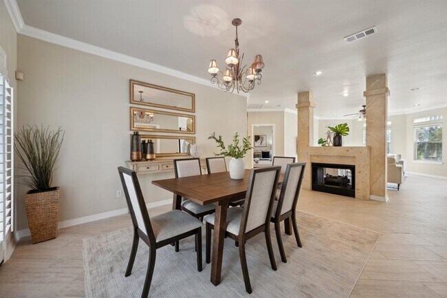 Building Photo - 9907 Spicewood Mesa