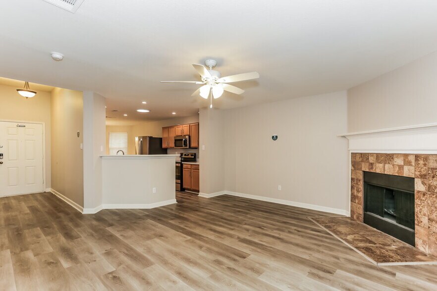 Building Photo - 213 Garden Valley Ln