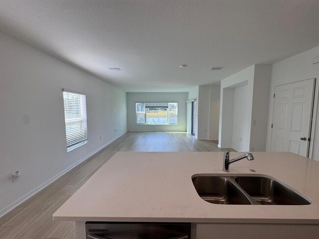 Building Photo - 466 Thompson Vlg Ave