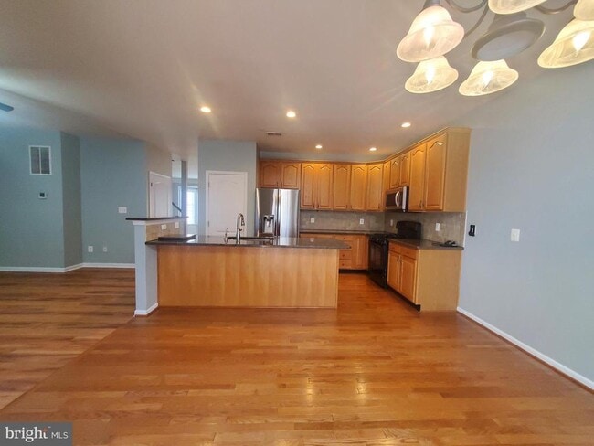 Building Photo - 5610 Wheelwright Way