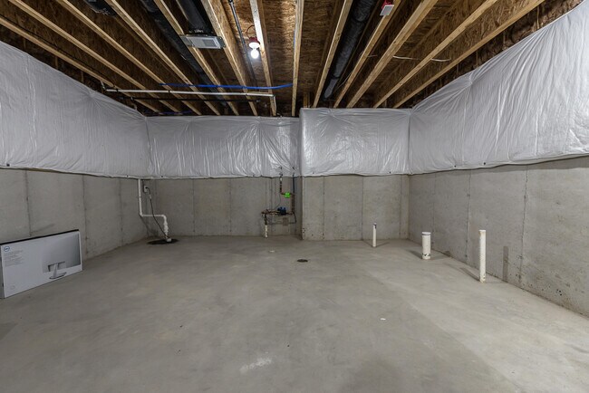 Building Photo - 737 Haywood Dr