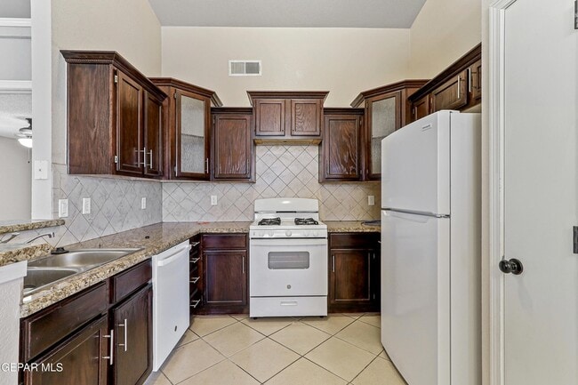 Building Photo - 14336 Desert Sage Dr