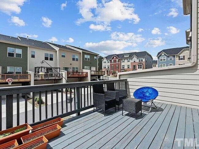 Building Photo - 1030 Brownsmith Dr