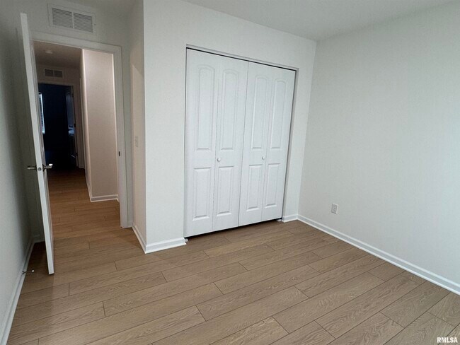 Building Photo - 5894 Butterfield Ct