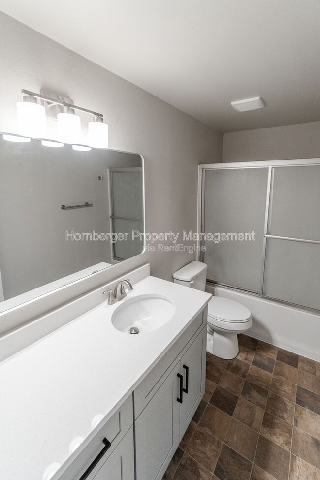 Building Photo - 10119 E Empire Ave