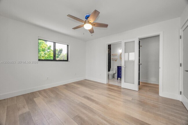 Building Photo - 3052 SW 26th St