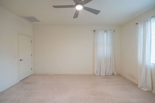 Building Photo - *POOL* Beautiful Gilbert Home Nestled at the Base of the San Tan Mountains