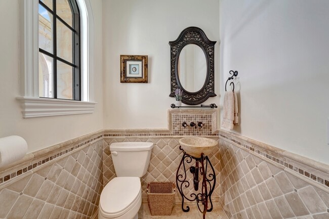 Building Photo - 1510 Ocean Dr