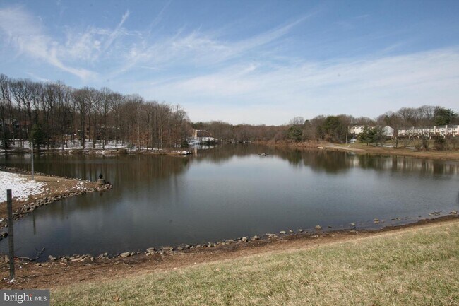 Building Photo - 5900 Cove Landing Rd