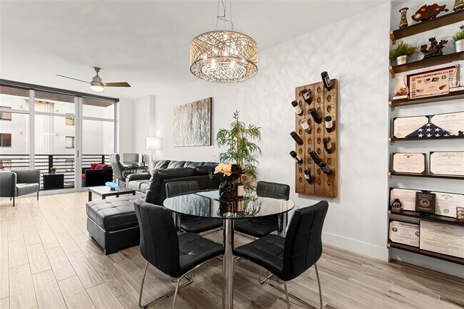 Building Photo - 1208 E Kennedy Blvd