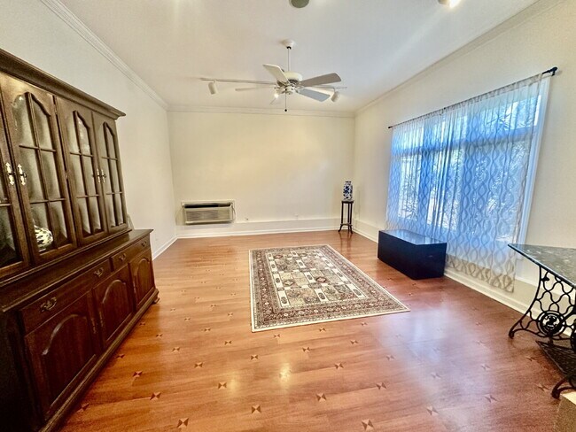 Building Photo - Four Bedroom Waterfront Home on the May River!