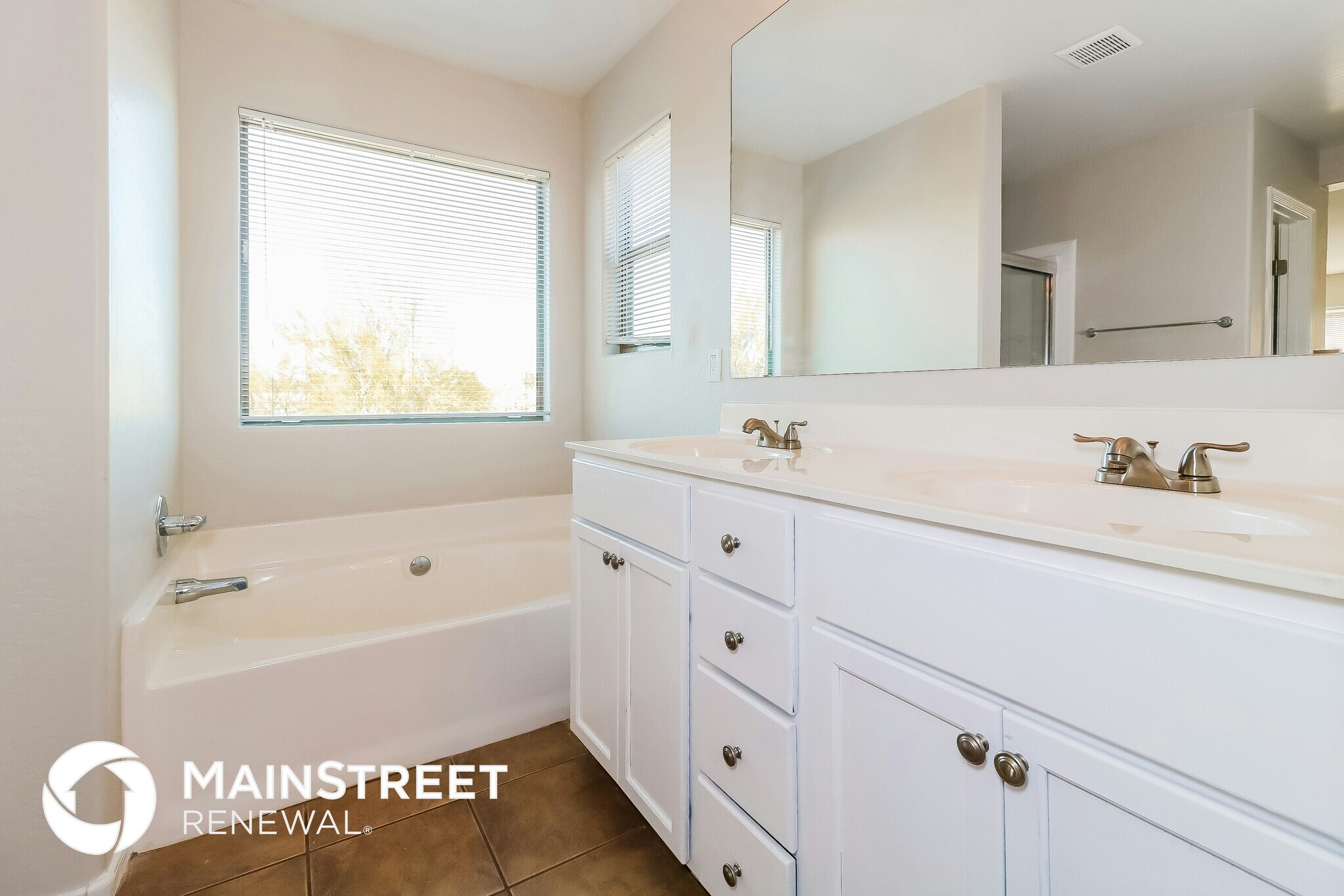 Building Photo - 15418 W Laurel Ln