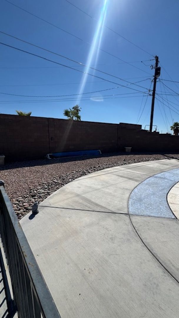 Building Photo - LONG TERM! 3 Bedroom 3 Bath Pool Home!