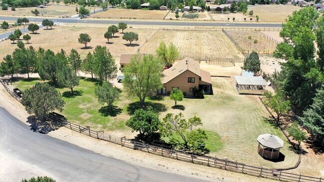 Building Photo - Horsemans Property