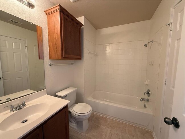 Building Photo - 104 Lava Bed Dr