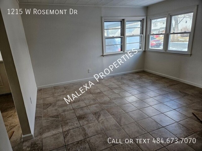 Building Photo - 1215 W Rosemont Dr