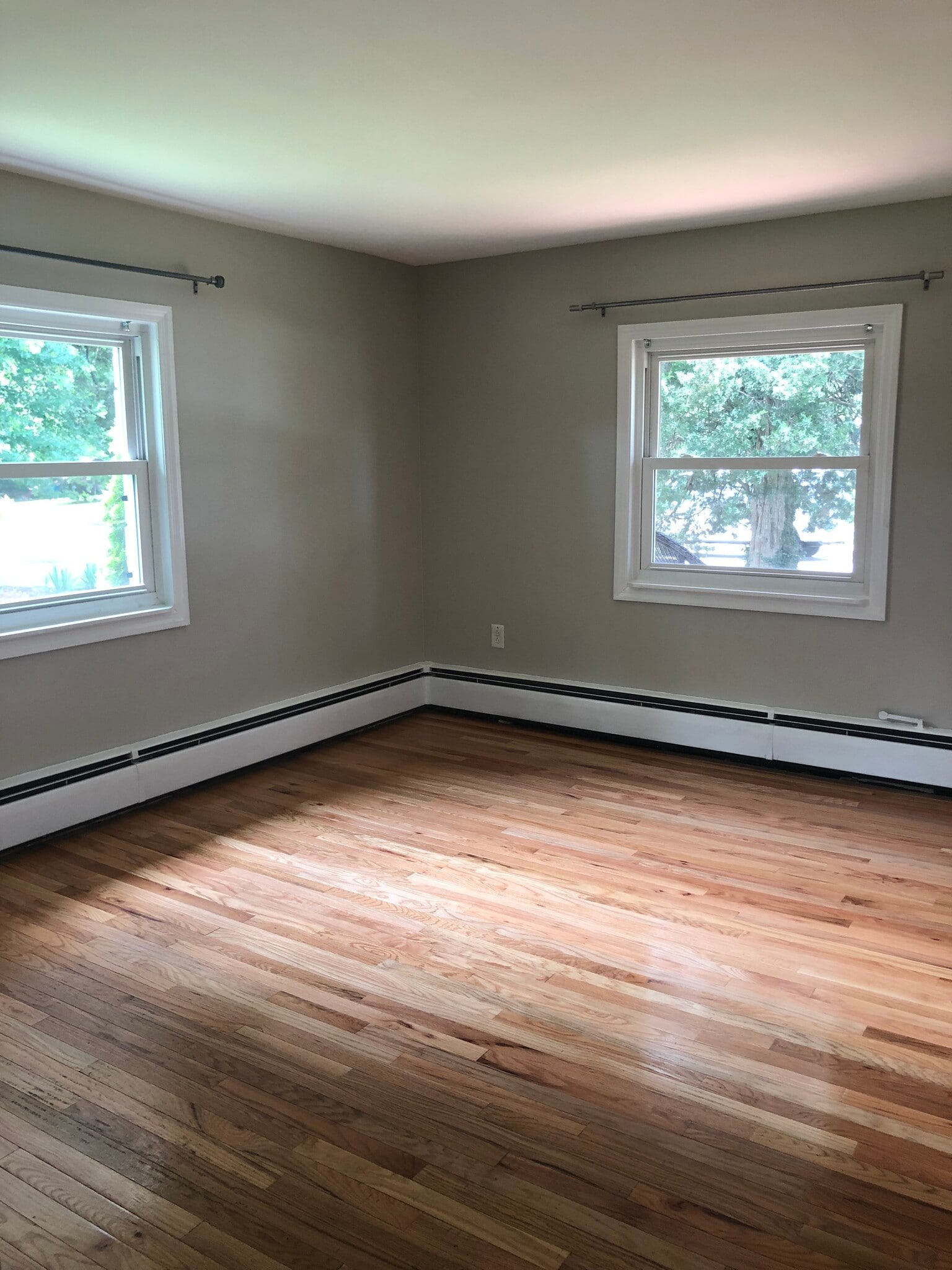Front Bedroom - 3000 Virginia Ave