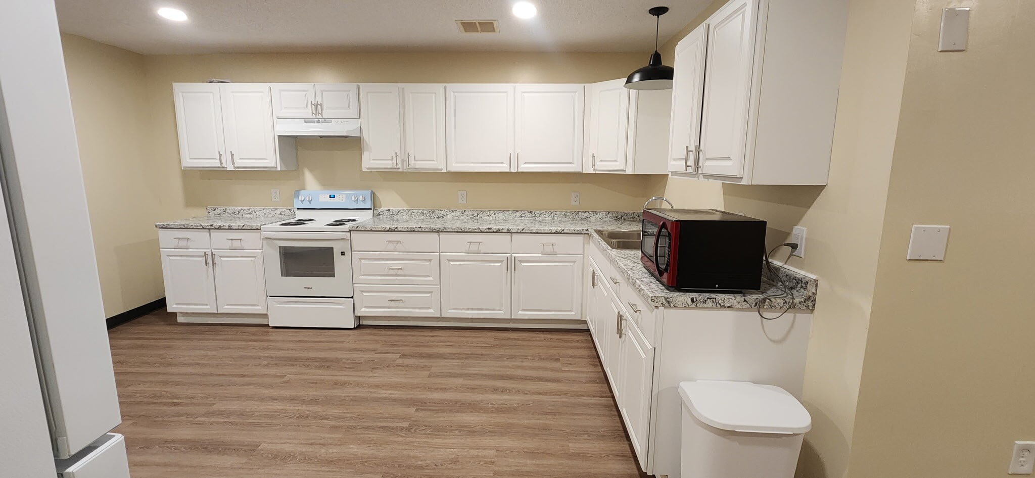 Unit 40 Room For Rent - 324 Valley St