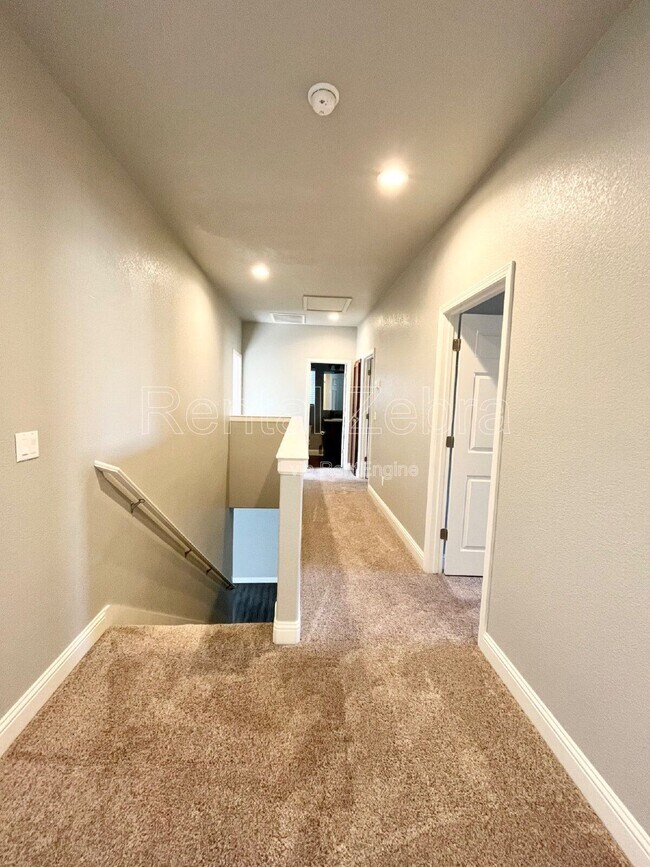 Building Photo - 552 Granada Court