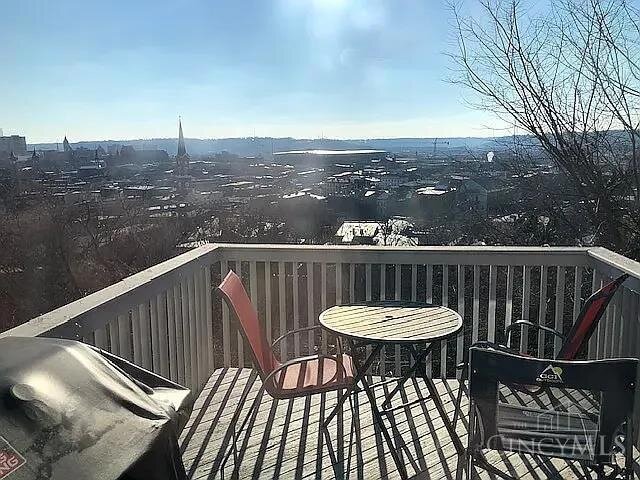 Building Photo - 67 Mulberry St