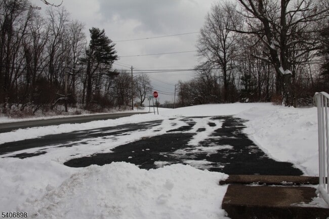 Building Photo - 31 Ringwood Ln