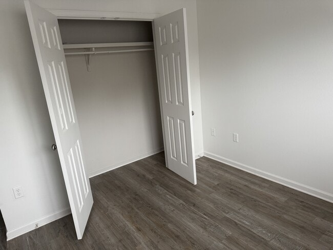 Building Photo - 945 Wineberry Rd