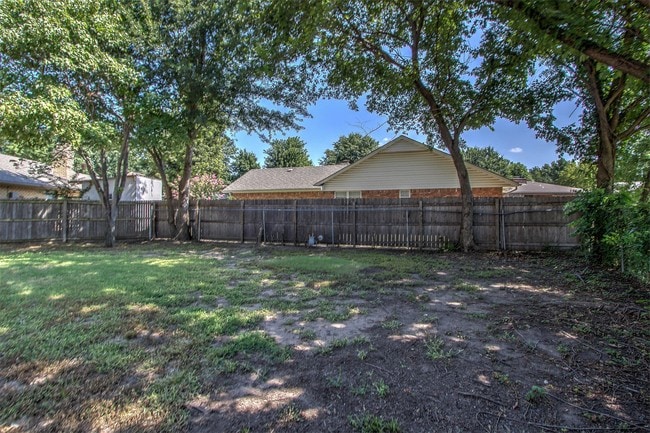Building Photo - 7729 S 70th E Ave