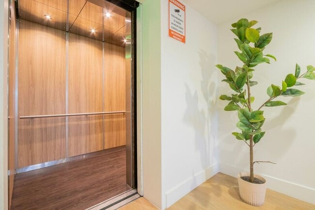 Building Photo - 5807 Laurel Canyon Blvd