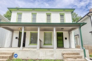 Building Photo - 1121 N Dearborn St