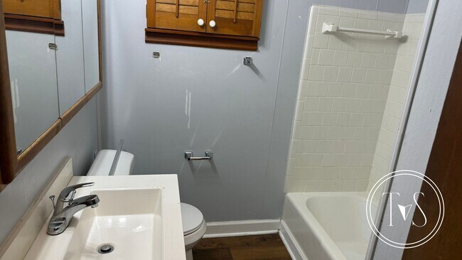 Building Photo - WINTER MOVE-IN SPECIAL: 50% OFF 1ST FULL MONTH OF RENT** (**see description for details)