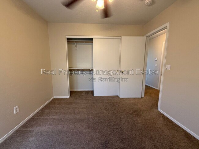 Building Photo - 1813 S 63rd Dr