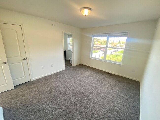 Building Photo - Beautiful 3 Bedroom, 2.5 Bath Townhome in Dallastown Schools!