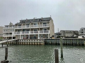 Building Photo - 1113 Bayshore Ave