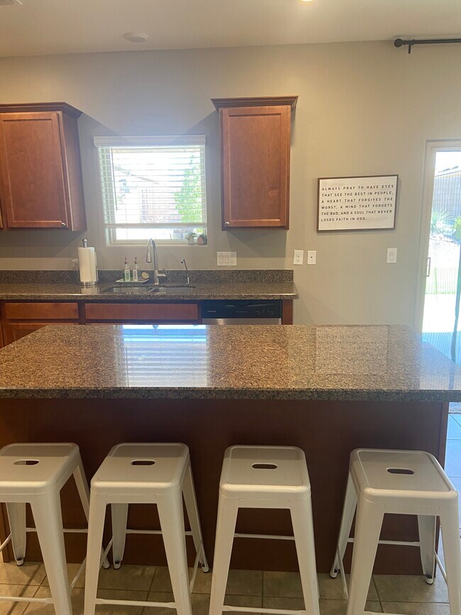 Building Photo - 9095 Blue Saguaro St