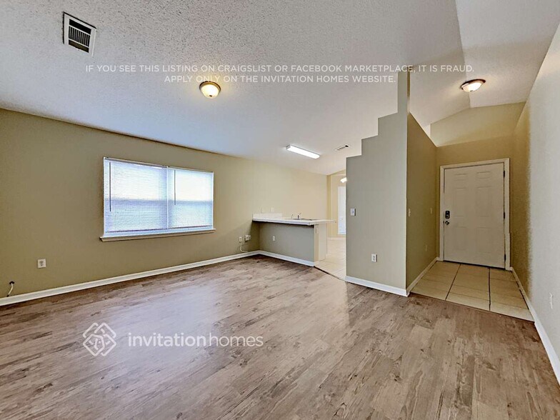 Building Photo - 8509 Blackberry Ave