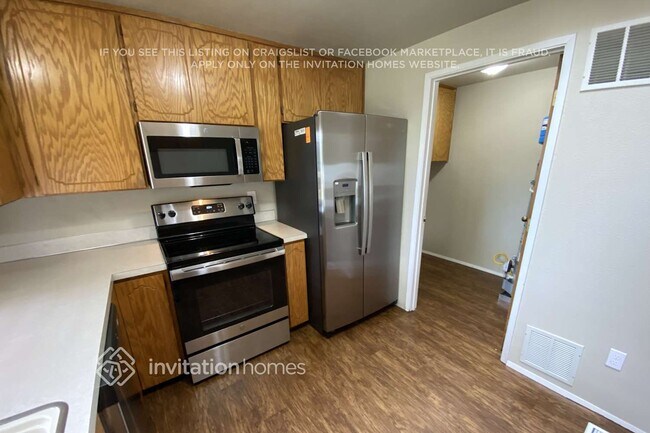 Building Photo - 15505 18th Ave Ct E