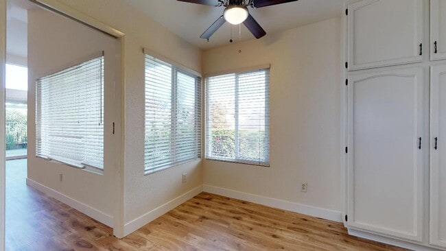 Building Photo - Gorgeous and Bright 2BR/2BA Home perfect f...