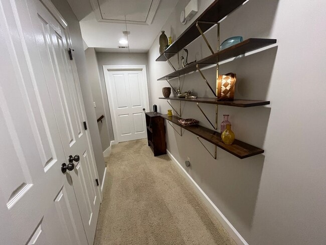 Building Photo - Beautiful 5 Bed 3 Bath Home! Fall 2026!