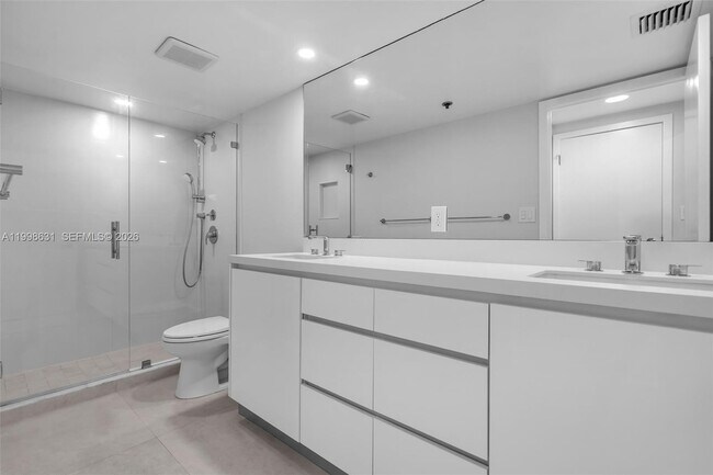 Building Photo - 251 Crandon Blvd