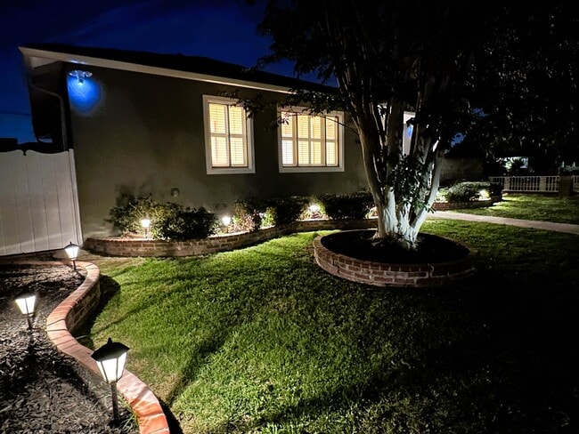 Building Photo - 5639 E Spring St