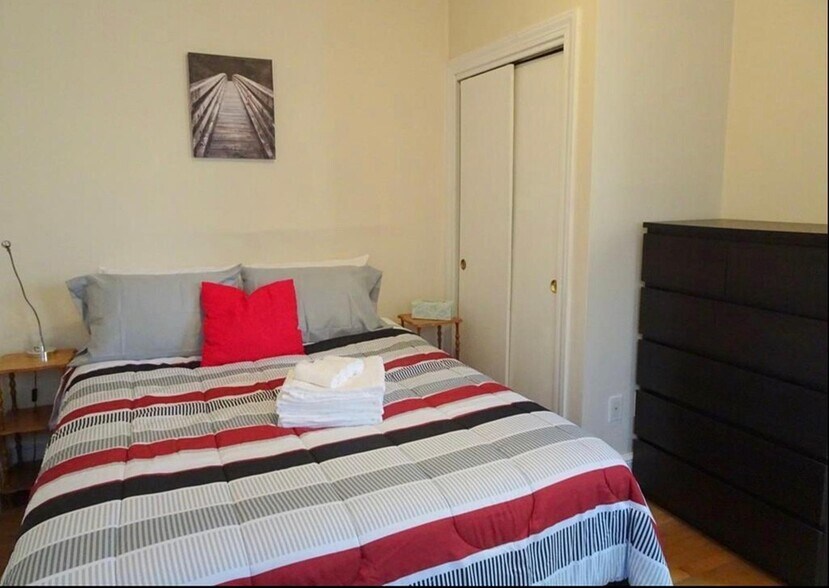 Building Photo - 37A Harvard St