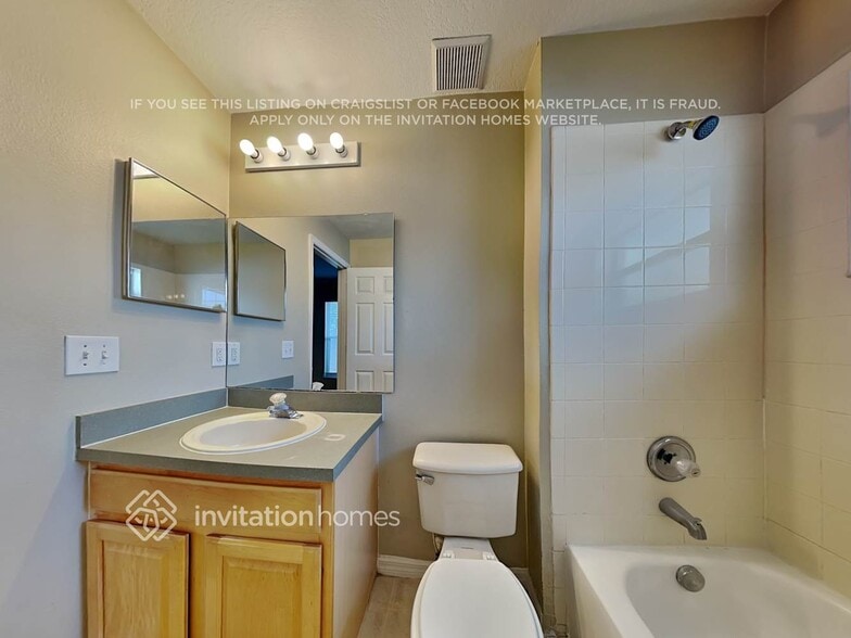 Building Photo - 2417 Knightsbridge Blvd